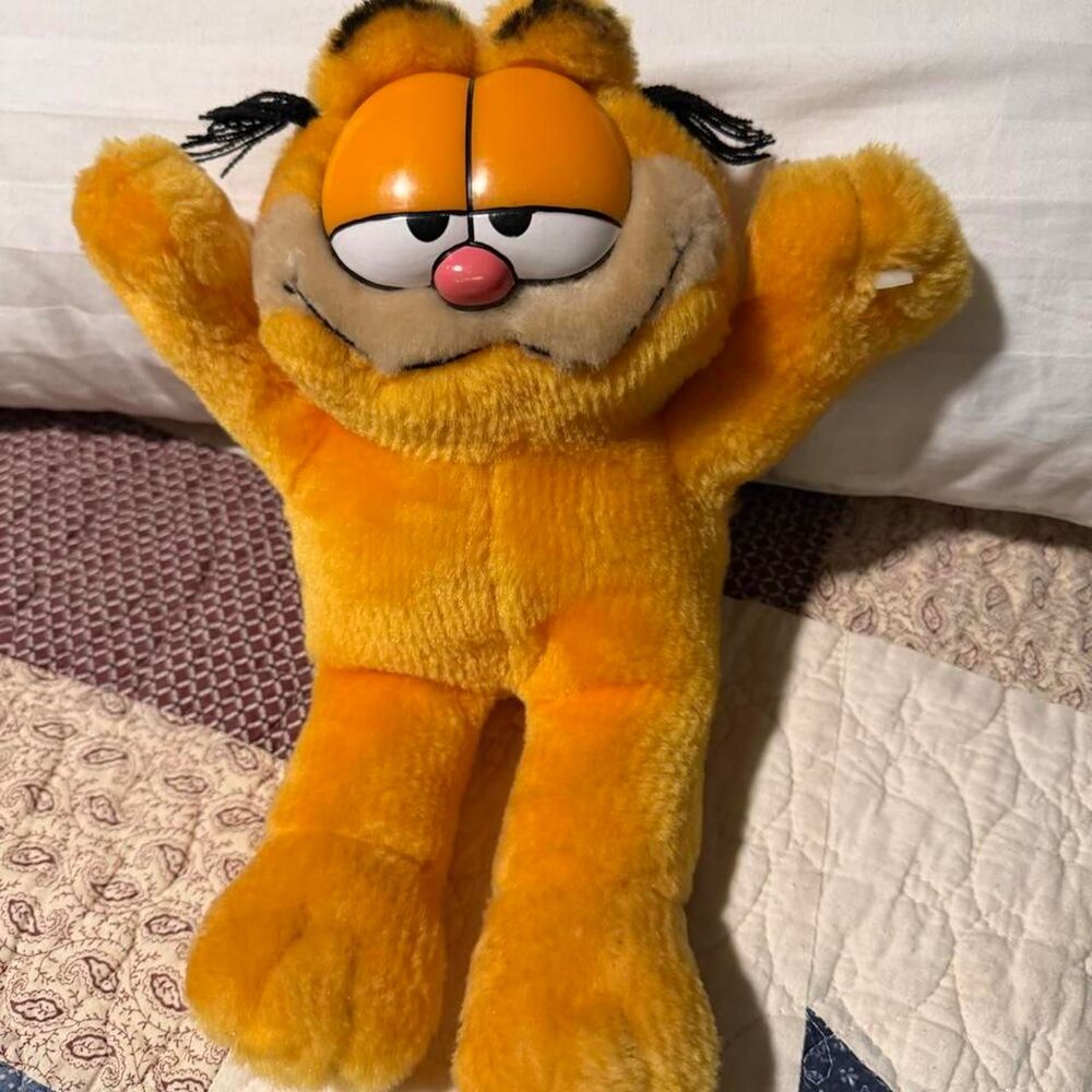 Garfield Yellow and Orange Stuffed-animals